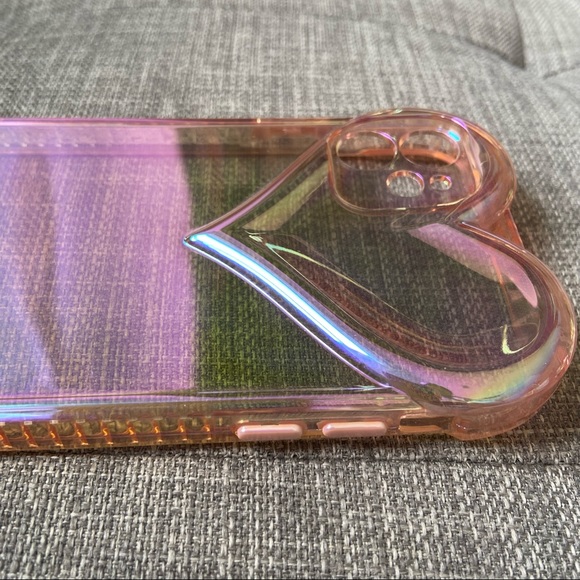 iPhone 11 Heart Case 💖 - Picture 3 of 7